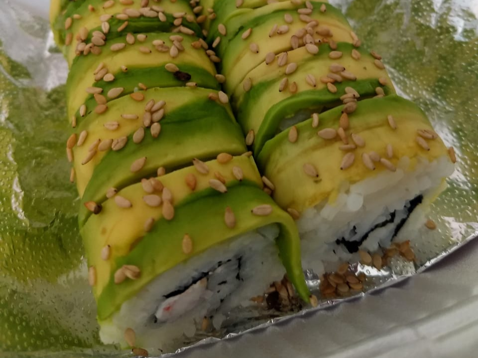 Avocado Roll 🥑 🍣