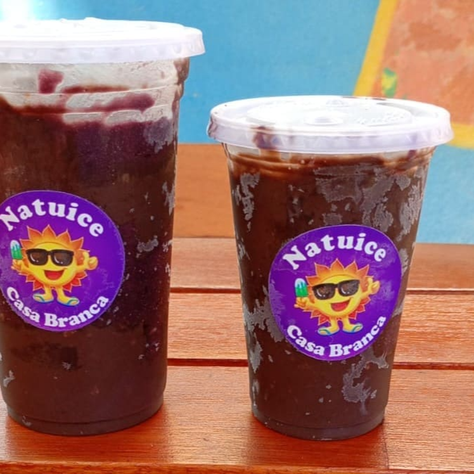 aí cremoso e refrescante, finalizado com deliciosa cobertura gourmet de Chocolate e Leite Condensado. A combinação perfeita para quem ama sabor, cremosidade e um toque especial em cada colherada
