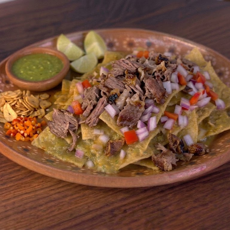 Chilaquiles con Suadero
