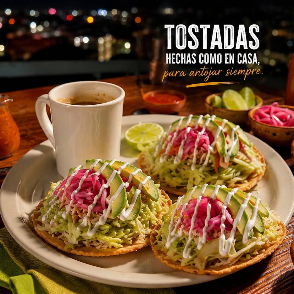Orden de 3 Tostadas con Consomé y Salsas