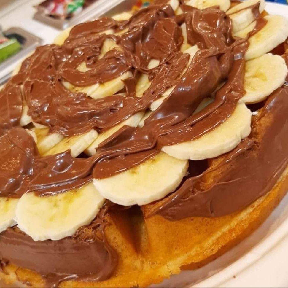 combo- waffle mas bebida caliente