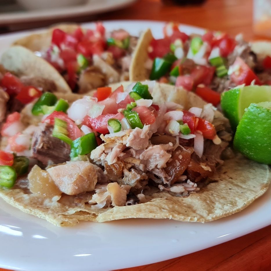 5 Tacos +una Coca Gratis de 400ml