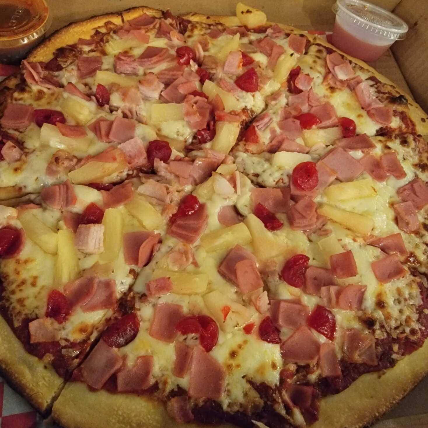 Pizza Hawaiana.