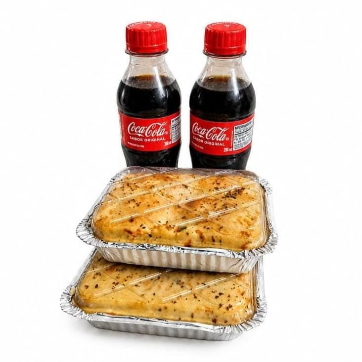 Duas tortas artesanais de frango com requeijão mais duas coca colas 200 ml. A combinação perfeita para dividir e aproveitar muito sabor! ---------#tortadefrango #tortadefrangocomrequeijao #cocacola #cocacoladupla #almoco #jantar #comidacaseira #delicia #gastronomia #tortadefrangocremosa #frangocomrequeijao #almoco #jantar #fome #ifood #delivery #pedirempedido #comidaboa #culinaria #gostoso #combo #cocacola #cocacoladupla