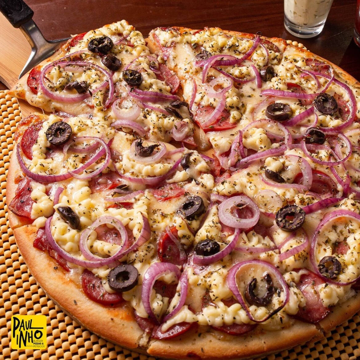 Pizza no tamanho de 35cm ate 8 fatias. Até 2 sabores a sua escolha.