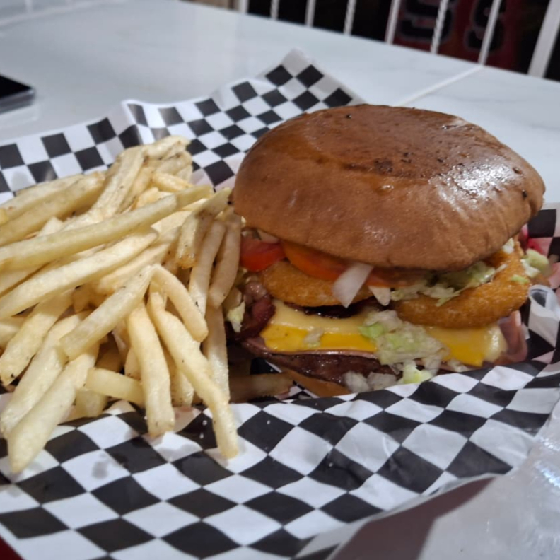 LOBO-BURGER ESPECIAL