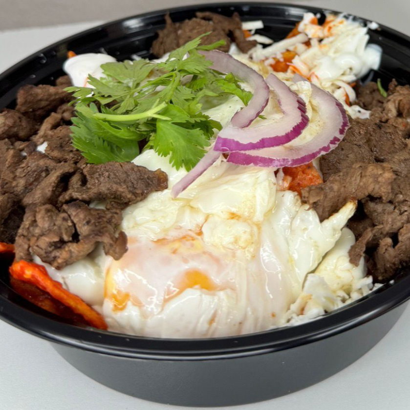 Chilaquiles Montados Proteína y Huevos