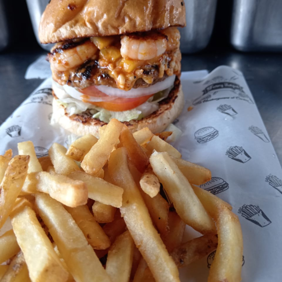 HAMBURGUESA MAR Y TIERRA