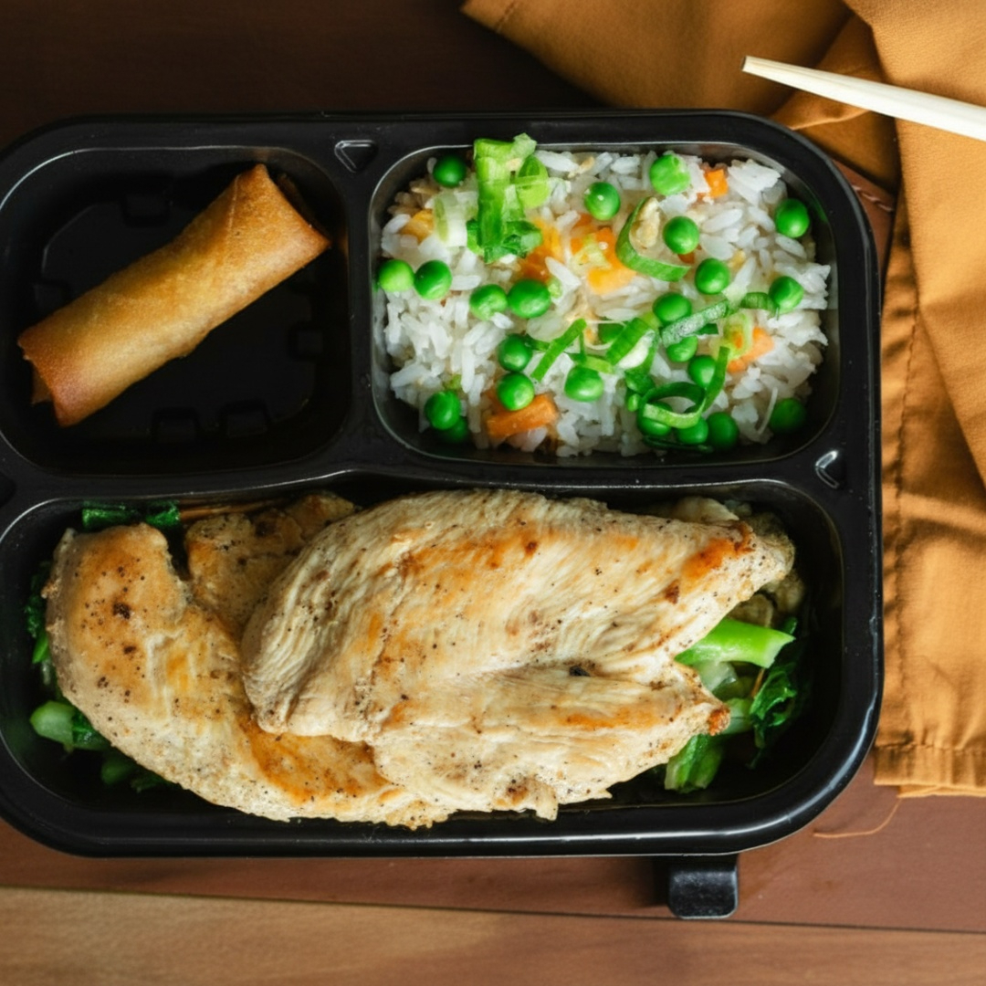 Experimente uma opção saudável e saborosa que eleva o prazer de desfrutar do frango suculento. Acompanha legumes cozidos ou fritas, arroz yakimeshi ou gohan e Rolinho primavera tradicional ou queijo.