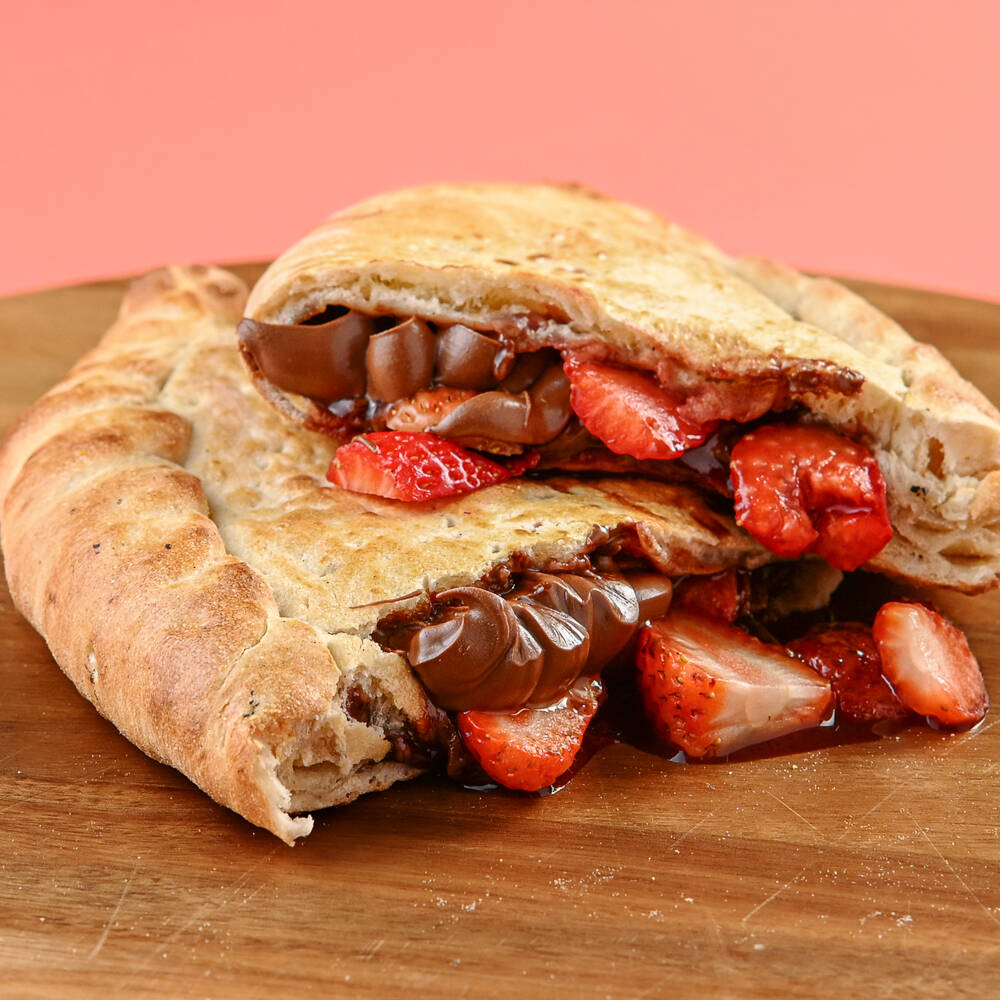 Chocolate ao leite e morango.