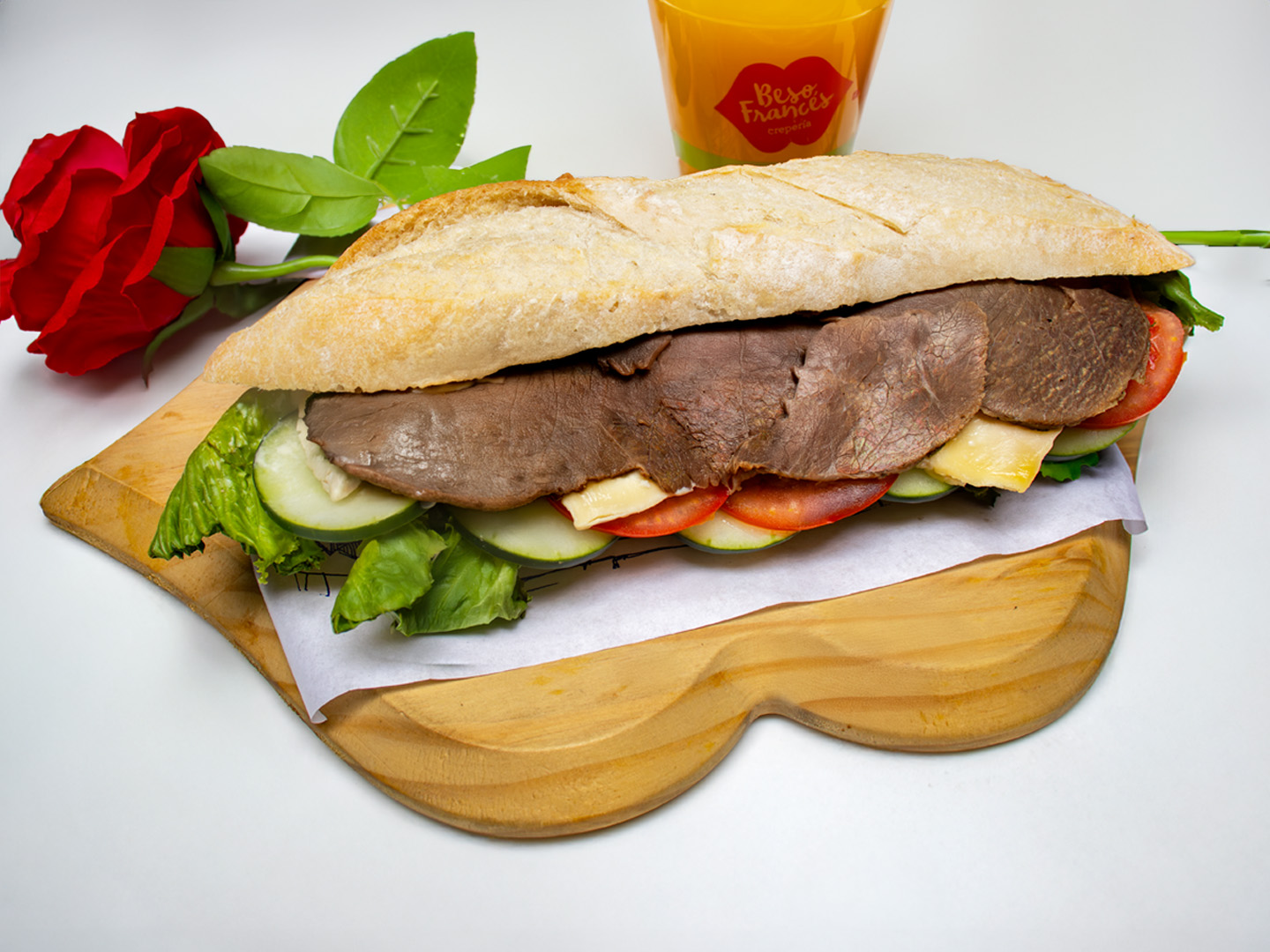 Sándwich Roastbeef, Brie, Ensalada