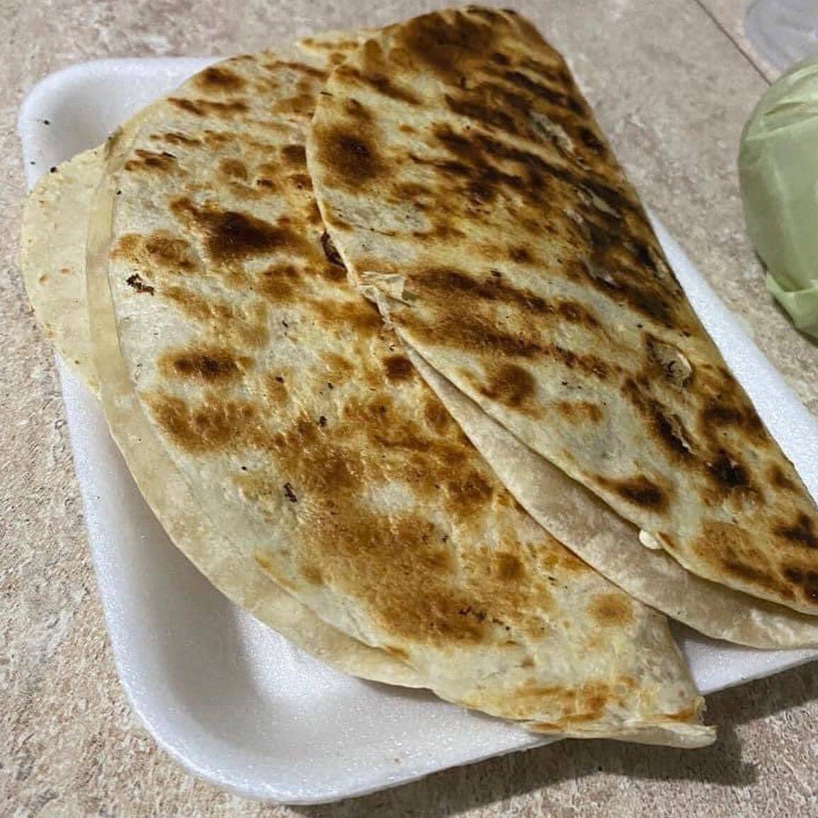 Quesadilla de Harina Grande