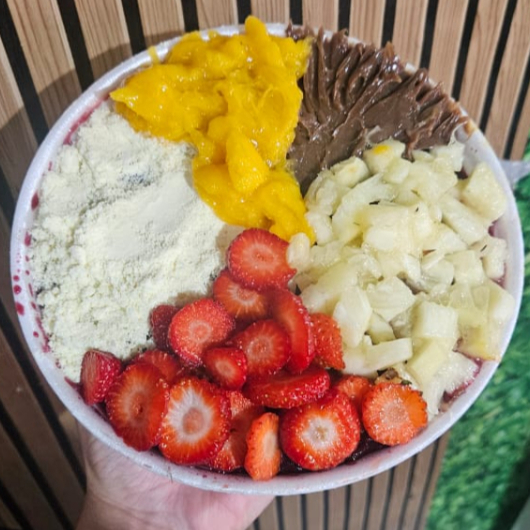 1 LITRO COM: banana, abacaxi, manga, leite em pó e brigadeiro