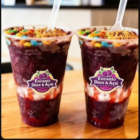 Por que se contentar com um, se você pode ter dois iguais ? Mergulhe em 400ml de pura felicidade com o nosso açaí cremoso, montado em camadas perfeitas