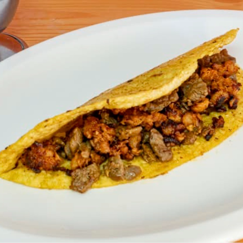 Quesadilla de Bisteck de Res con Chorizo