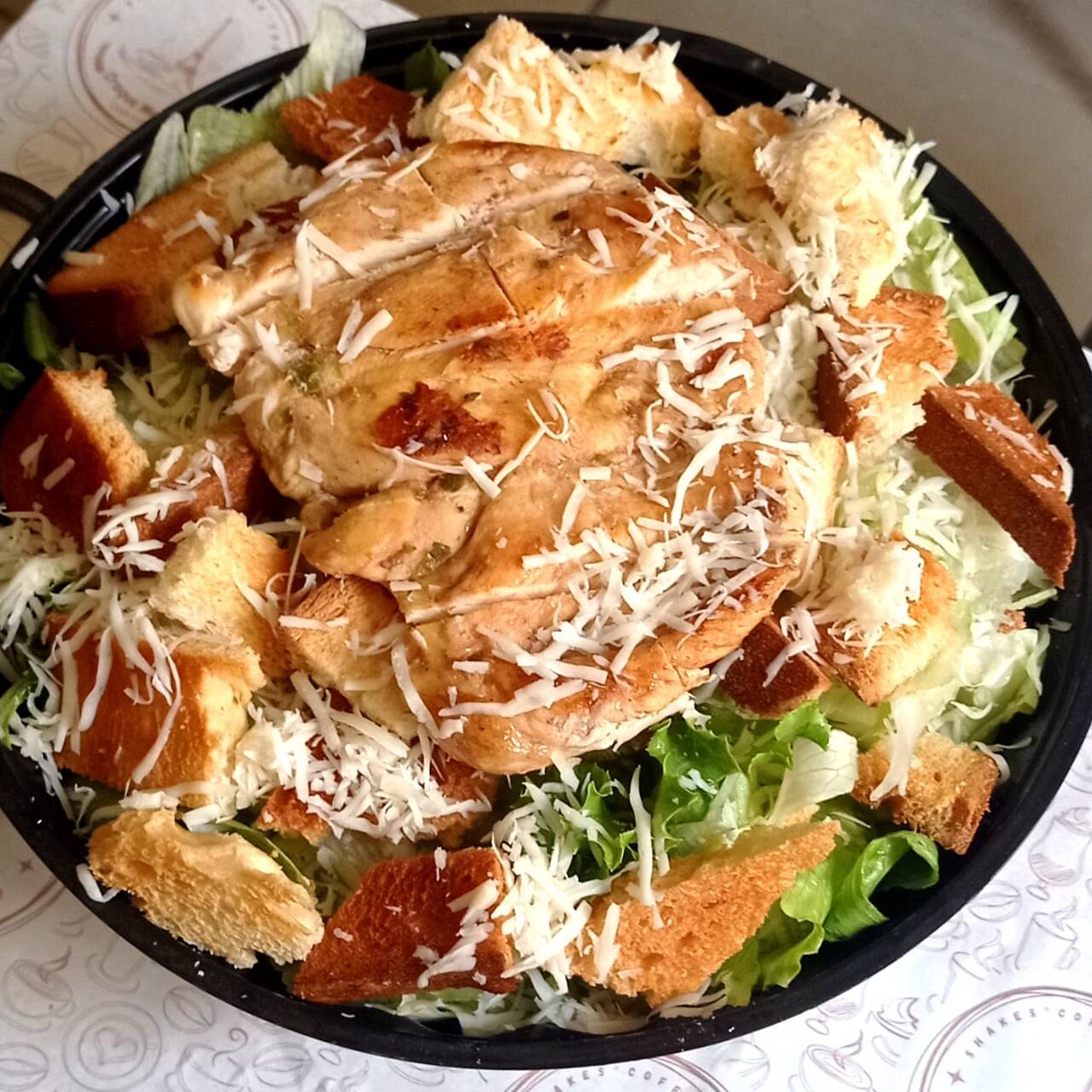 Ensalada Cesar con Pollo Grillado