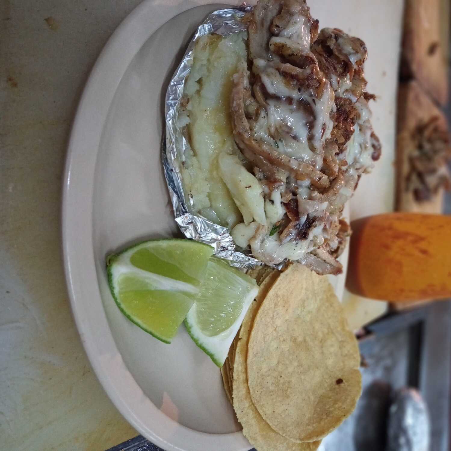 Papa Asada Rellena con Costilla