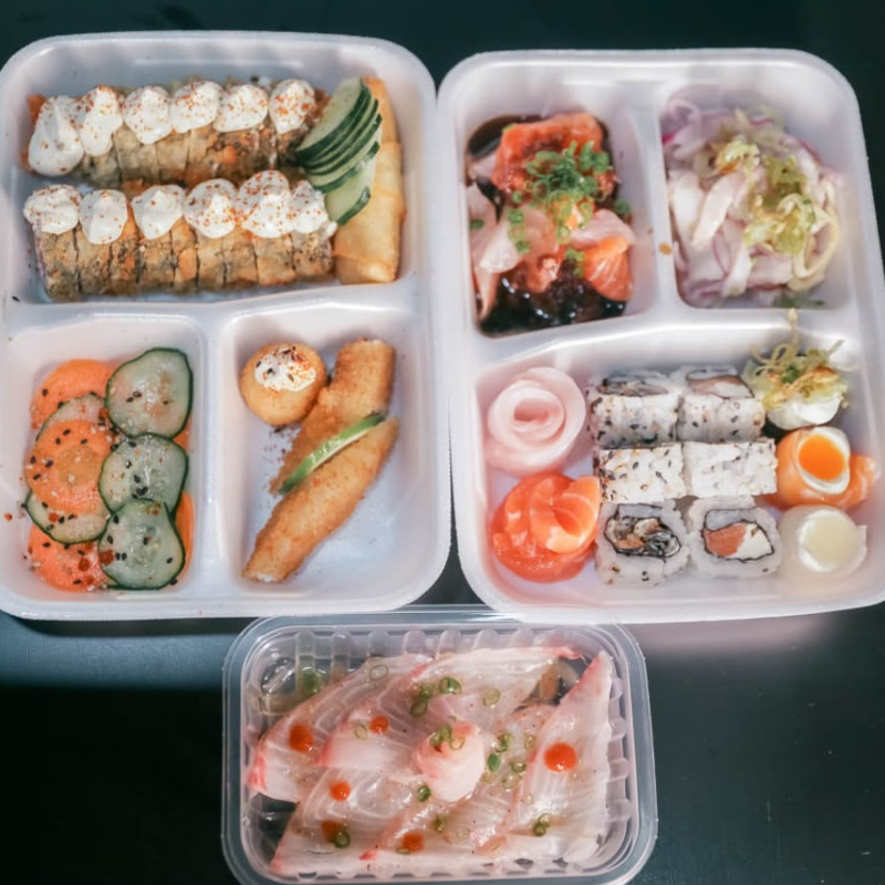 25g de tataki 25g de cevich 4 lamina de tilapia carpatio 6 sushis variados 3 sashimi de tilapia 3 sashimi de salmão 2 gunkan 10 hot 1 tilapia empanada 1 harumaqui de quiejuo 1 tilapia frita 25g sunomono