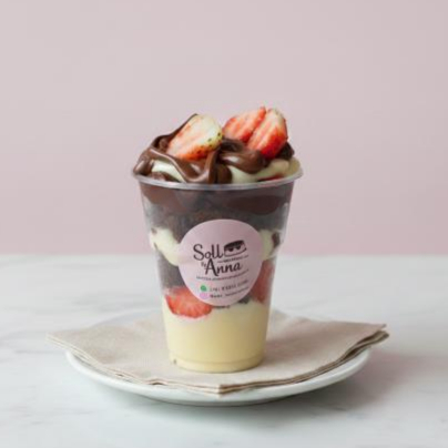 O mais desejado copo da felicidade contendo 280g de puro sabor da Nutella com nosso brigadeiro macio de Ninho. Finalizado com morangos e brownies.Serve Bem 1 Pessoa