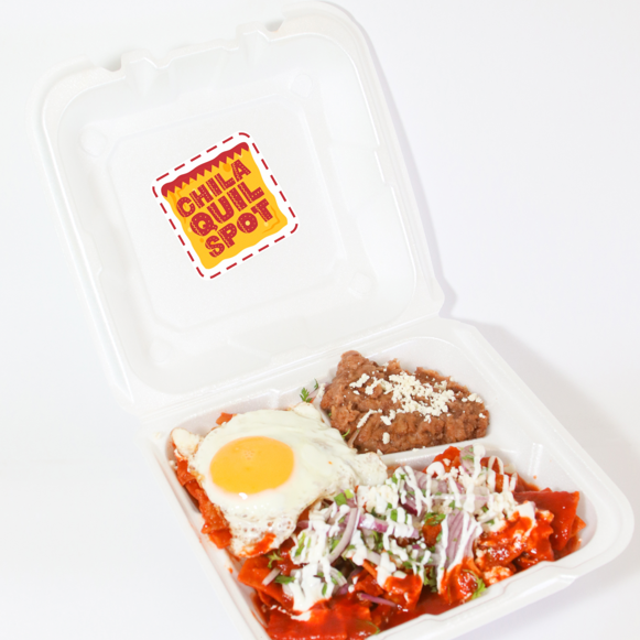 CHILAQUILES EN SALSA ROJA