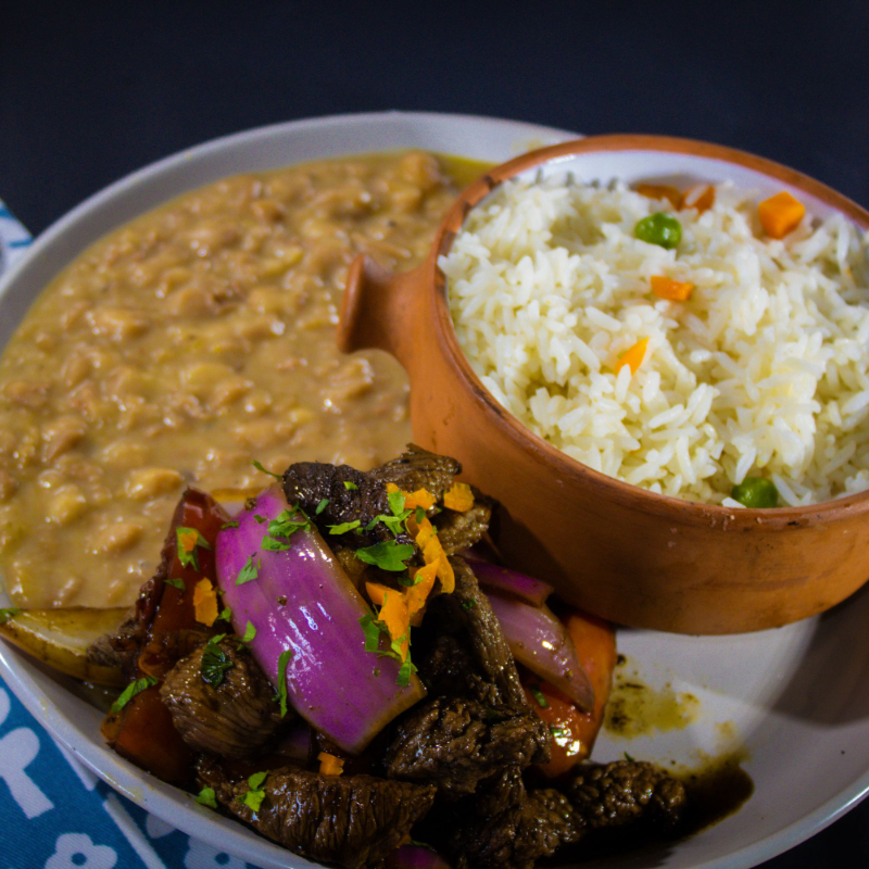 Lomo Saltado + Frejol + Arroz Blanco