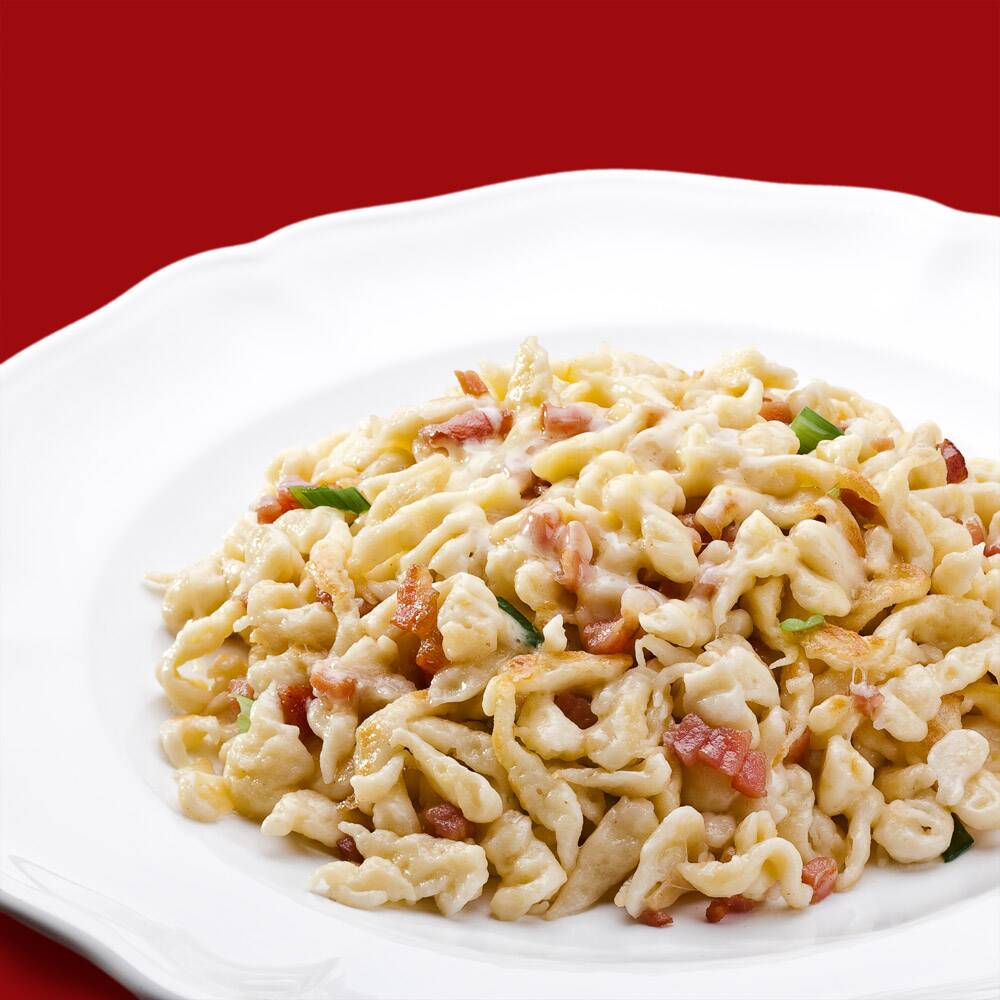 Massinha de macarrão na manteiga, alho e alho poró