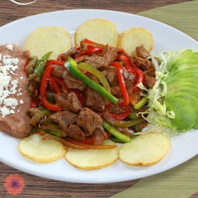 Ensalada de fajita de res.