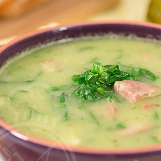 Experimente o delicio caldo verde feito com ingredientes de altíssima qualidade, você vai adorar!