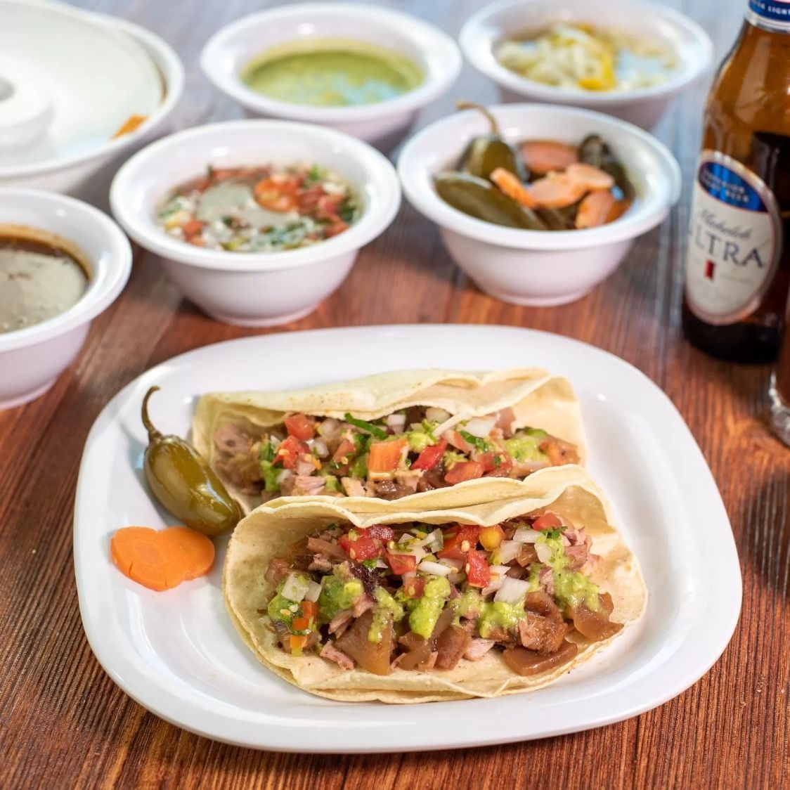 Super Tacos "Bebida y Postre Gratis"