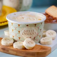 Doce de leite, banana, farofa de bolacha crocante e chantininho. Obs. 1: não alteramos nenhum produto ou retiramos/adicionamos ingrediente. Obs. 2: produto de consumo imediato. Obs. 3: alguns produtos podem vir com vencimento do mesmo Dia