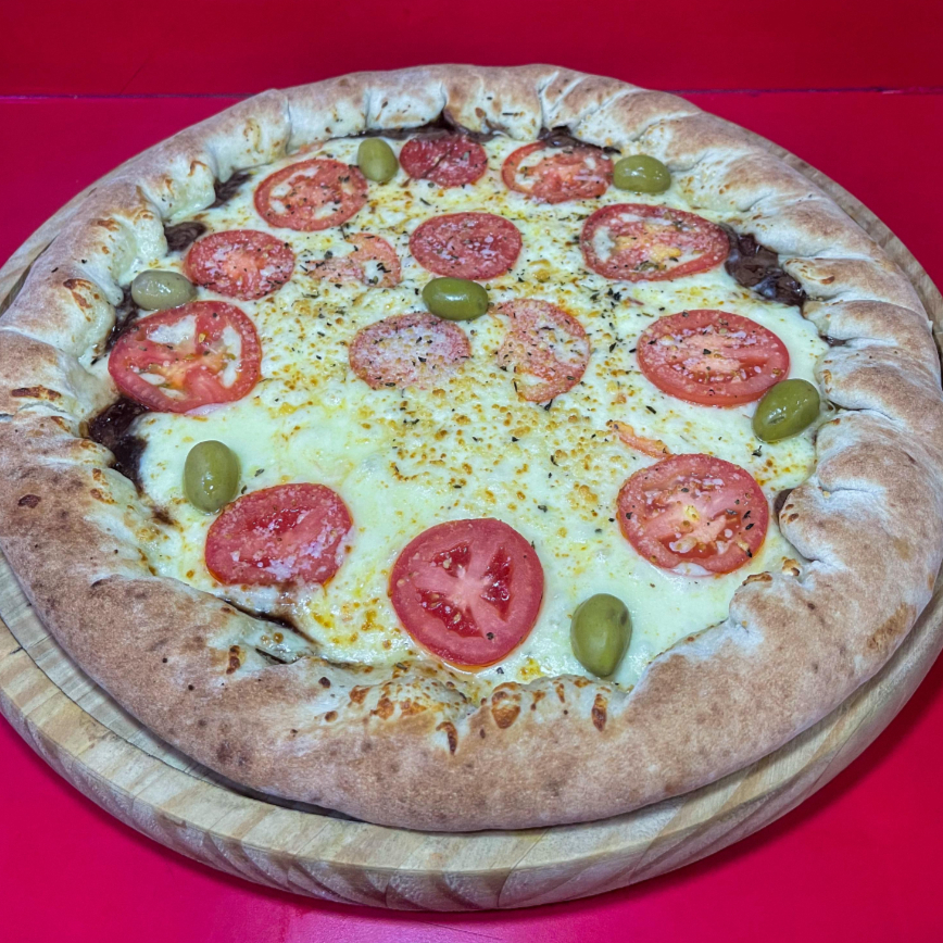 MUSSARELA, TOMATE PARMESAO E BORDA DE CHOCOLATE