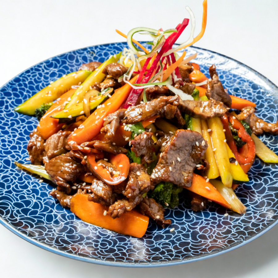 Lomo Salteado con Verduras