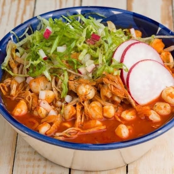Pozole rojo y de puerco, un litro.