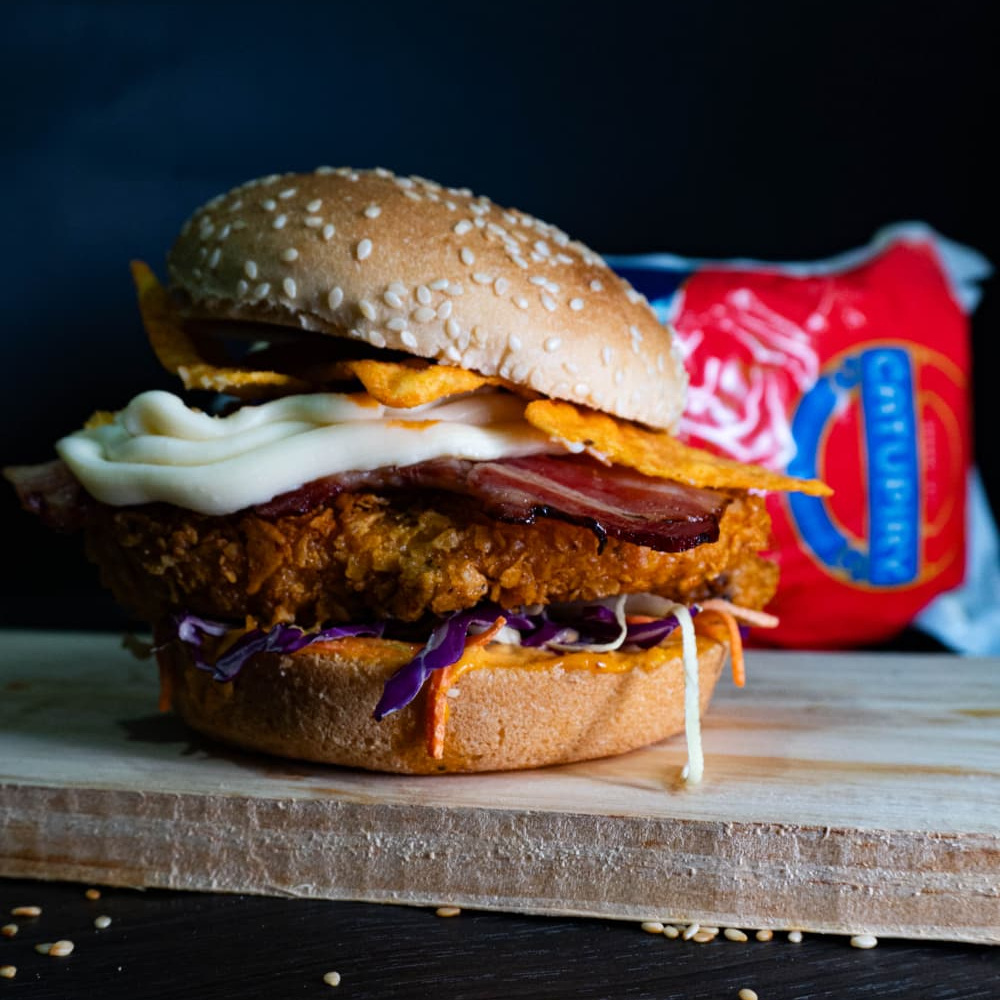 Sanduiche Com Molho Especial Better Chicken, Salada Mix, Frango Crocante Empanado 120gr (Sassami),
Queijo Cheddar, Catupiry Original e Cebola Crispy
No Pão Brioche ou Pão Gergelim!