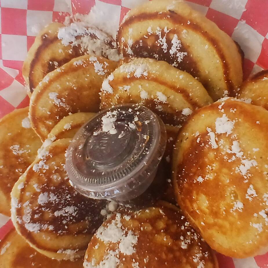 Mini Hot Cakes Espolvoreados 18 Piezas