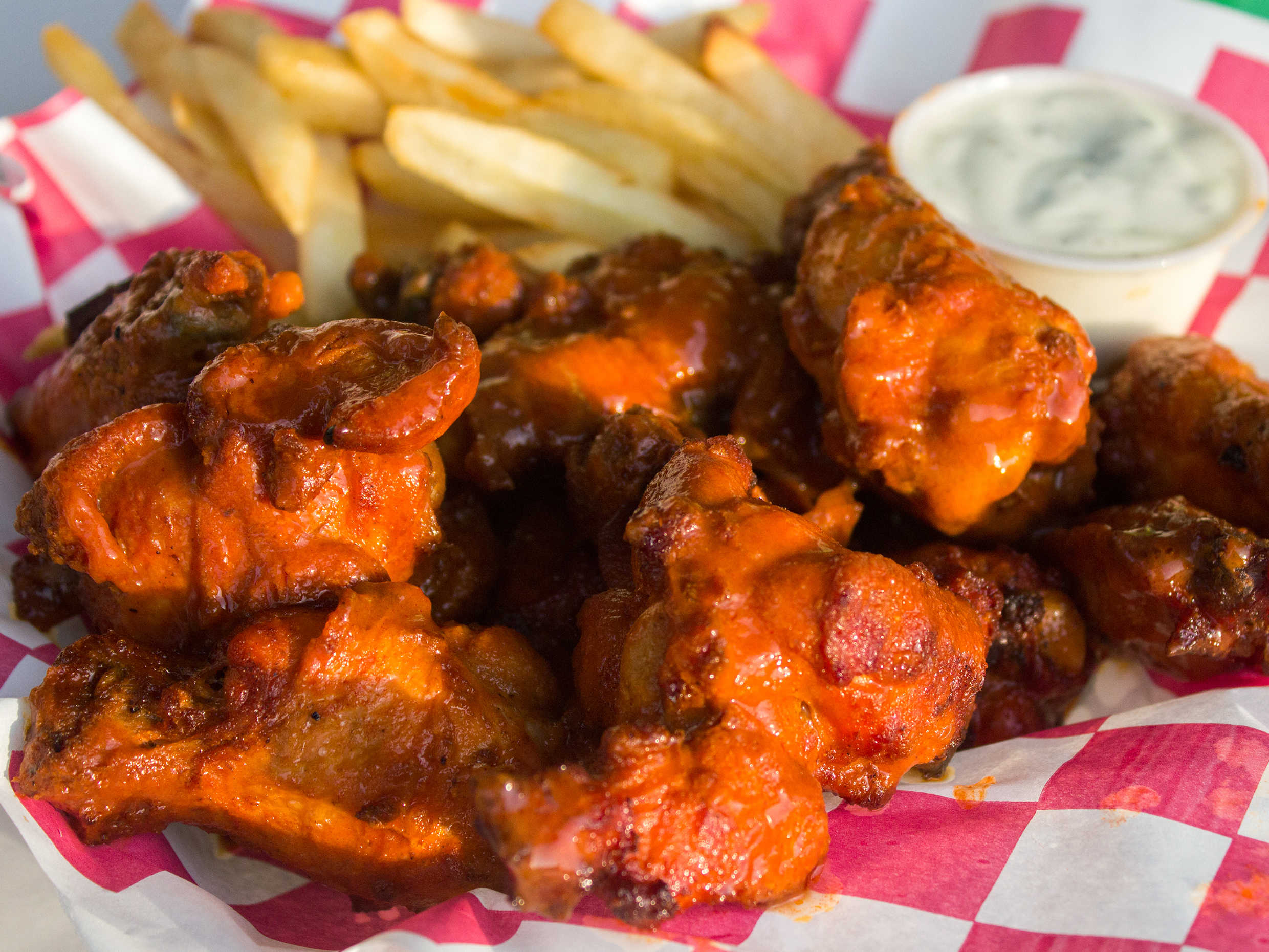 Boneless con Papas Abrr Copiar