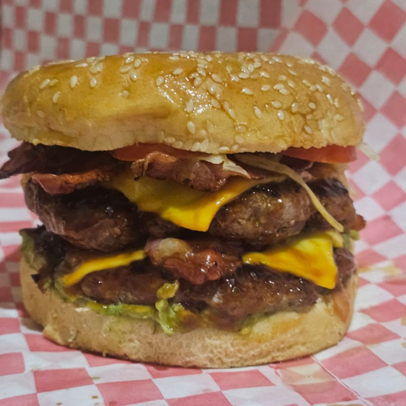 Hamburguesa BBQ Doble al Carbon