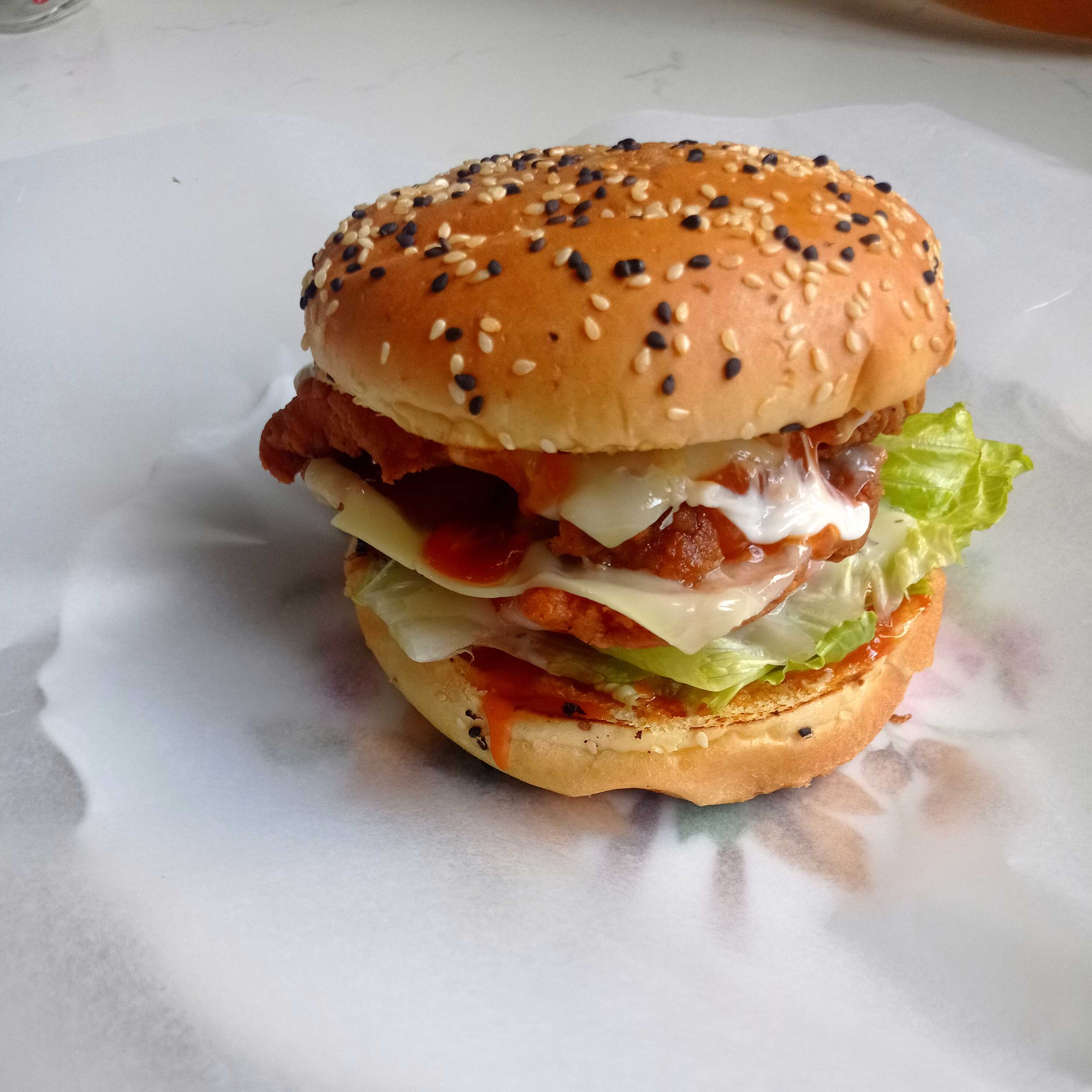 Hamburguesa Sencilla BBQ Filete de Pollo
