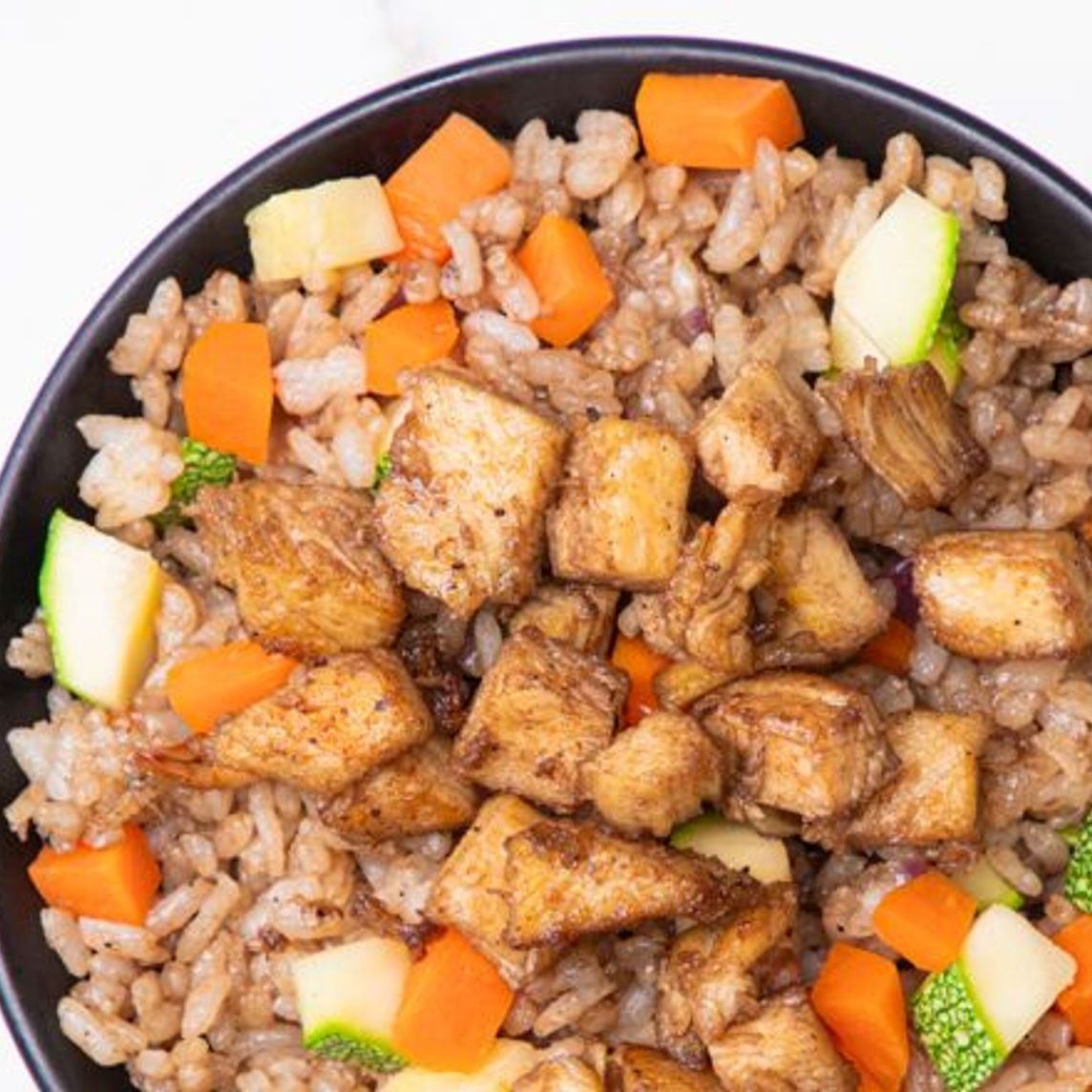Yakimeshi de pollo