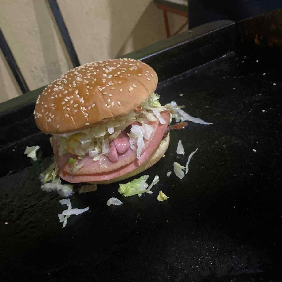 Hamburguesa Hawaiana con Coca Cola Lata