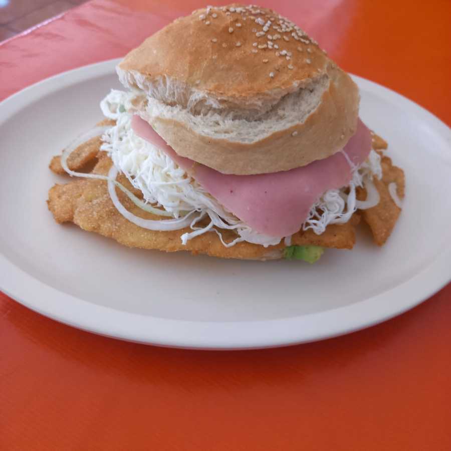 Cemita de Milanesa de Pollo
