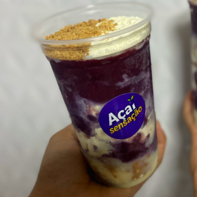 Açaí, leite condensado, leite ninho e paçoca