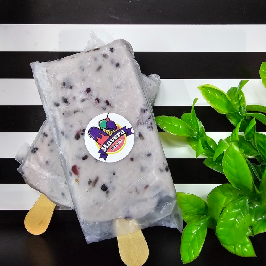Paletas de Leche de Zarzamora