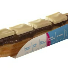 Churros formato tradicional, 15cm aproximadamente. Crocante, frito na hora com recheio a sua escolha e cobertura a sua escolha. Acompanha toppings e chocolate