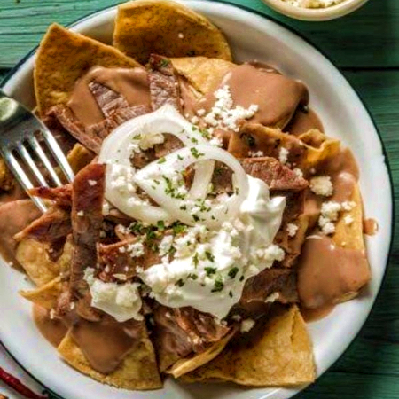 Chilaquiles Salsa de Frijoles