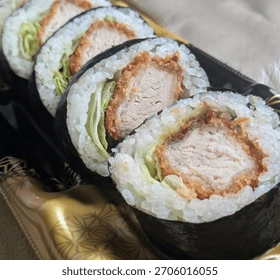 Maki Tonkatsu (cerdo rebozado)