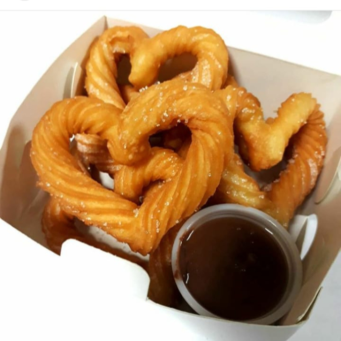 10 Churro Corazones + Bola de Helado