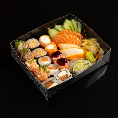 -2 Sashimi de Salmão -2 Sashimi de Peixe Prego -2 Sashimi de Peixe Branco -2 Gunkan Salmão -2 Gunkan Amora -2 Hossomaki Philadelphia -2 Uramaki Philadelphia -2 Hossomaki Terrine -2 Gunkan Tasty -2 Gunkan Shimeji Roasted Trufado ‼️Os pedidos acompanham: 01 hashi, shoyu e teriaky. Demais adicionais como wasabi e gengibre deverão ser adquiridos a parte. Obs: Não Fazemos Alterações