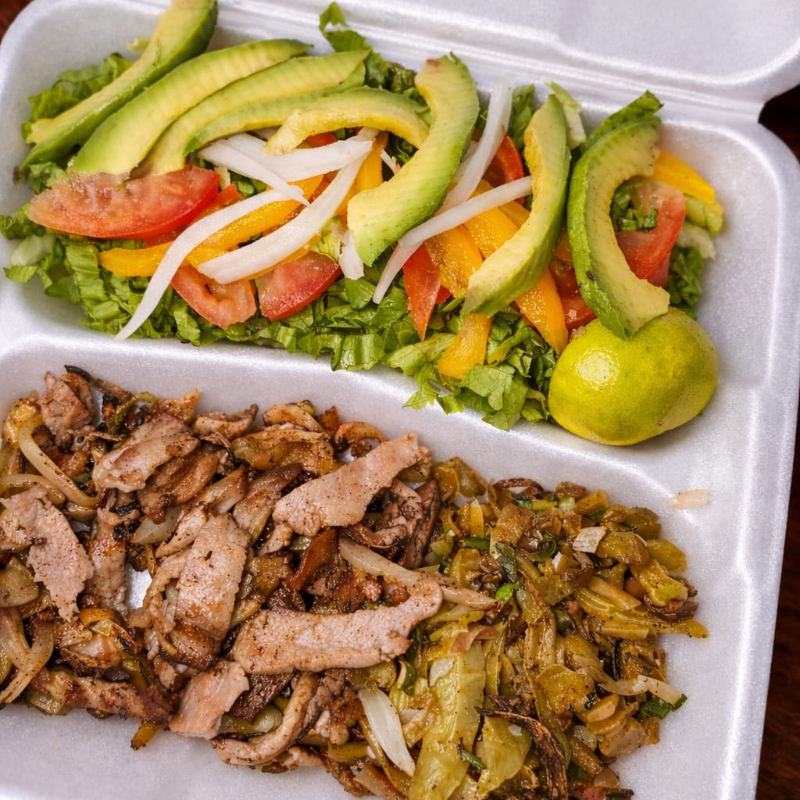 Bistec a la mexicana con 2 guarniciones