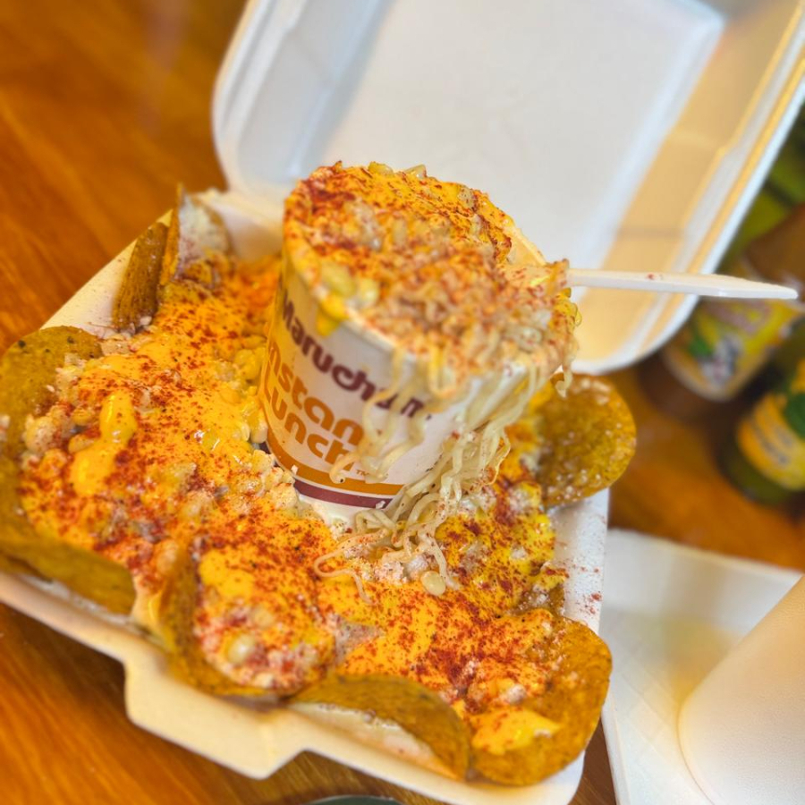 Maruchan Preparada Con Elote y Tostitos